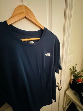 The North Face Wanderer Men’s Navy Short-Sleeve Logo Tee